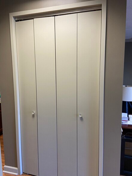 More Photos Of 256 Seaboard Ln, Franklin Medical For Sale