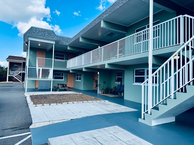 More Photos Of 2035 Alpine Rd, Clearwater Apartments For Sale