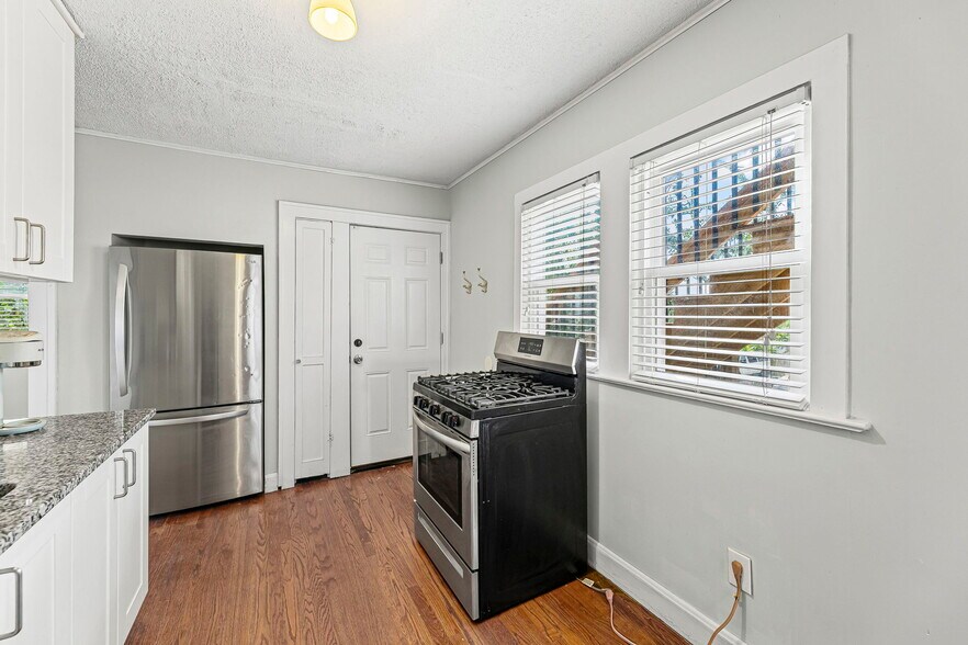 More Photos Of 347 Lawn Ave, Kansas City Apartments For Sale