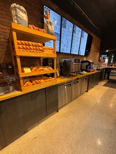 More Photos Of 6917 S Red Rd, Coral Gables Office For Lease