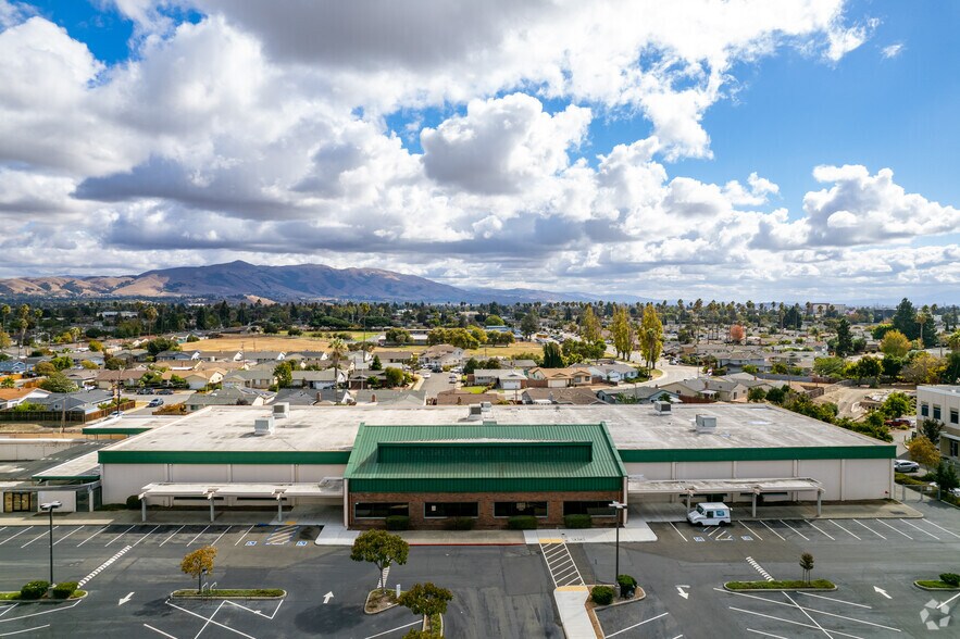 More Photos Of 5000-5200 Mowry Ave, Fremont Unknown For Lease