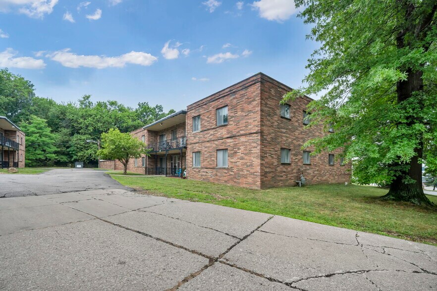 More Photos Of 818-850 S Green Rd, South Euclid Apartments For Sale