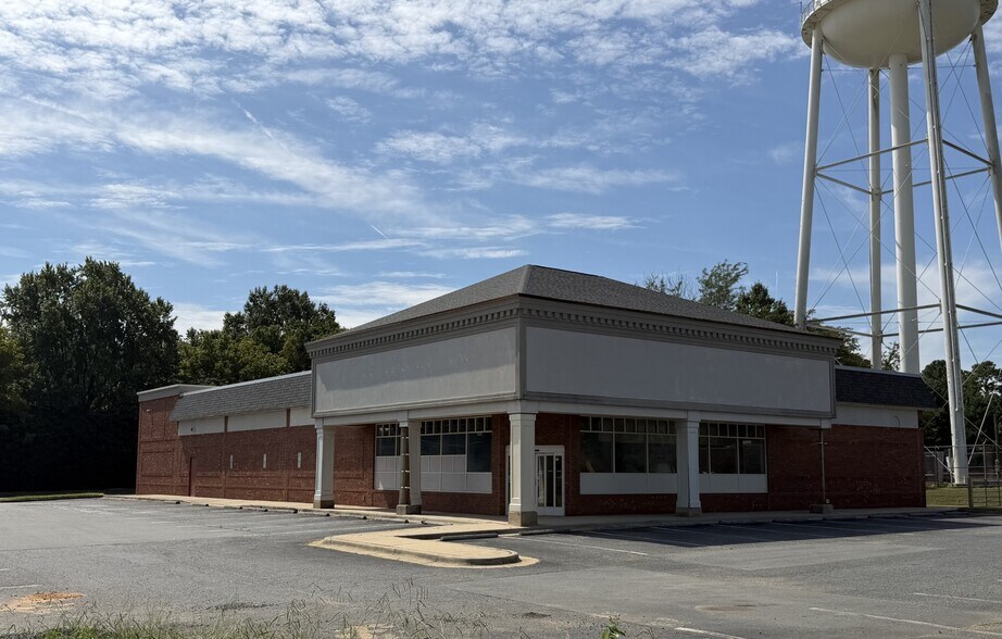 More Photos Of 4300 Old Monroe Rd, Indian Trail Drugstore For Lease