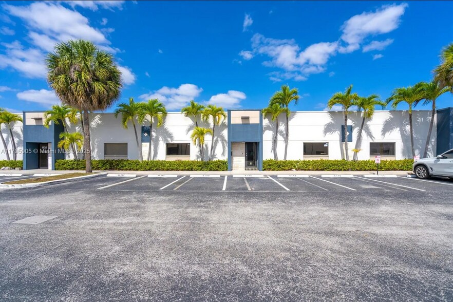 Primary Photo Of 8145 NW 33rd St, Doral Warehouse For Lease
