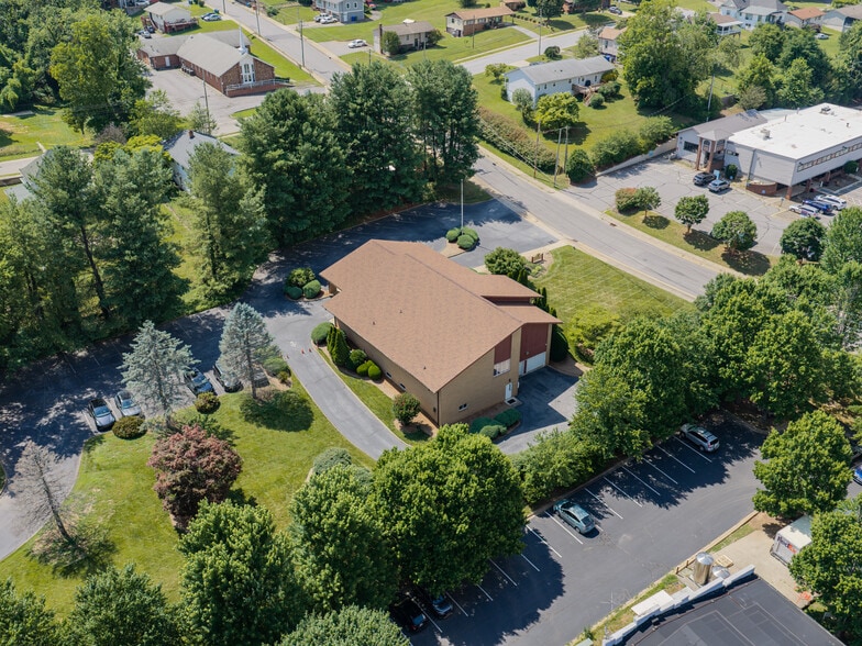 More Photos Of 60 Phifer St, Asheville Medical For Sale