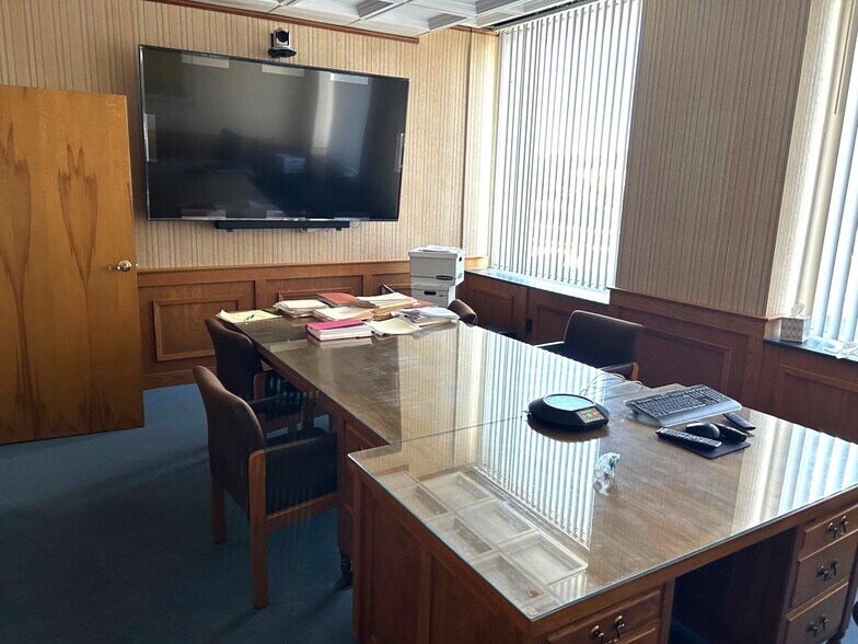 More Photos Of 116 NW Columbia Ave, Lake City Office For Sale