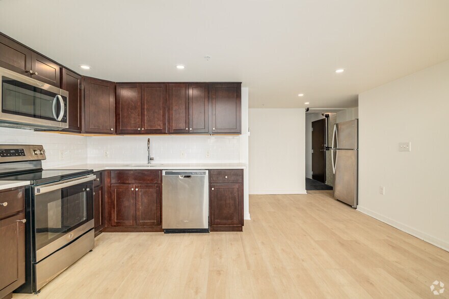 More Photos Of 220 S 47th St, Philadelphia Apartments For Lease
