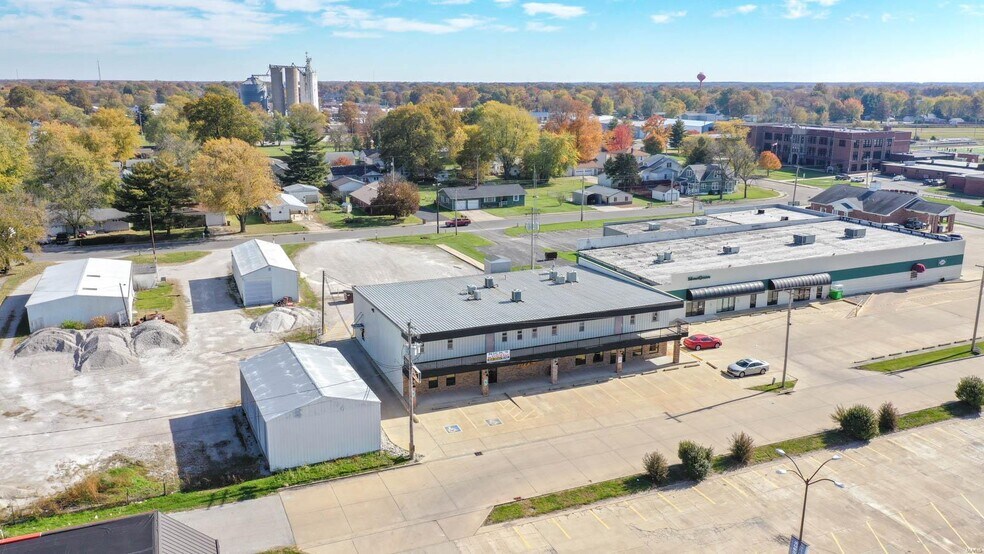 More Photos Of 201 McCausland St, Carlinville General Retail For Sale