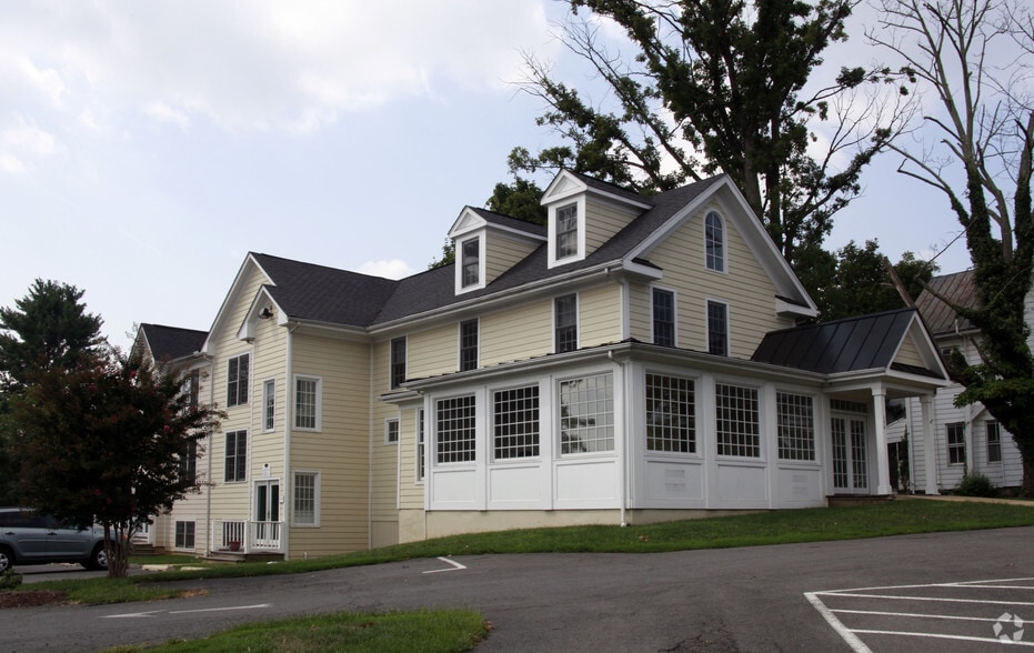 More Photos Of 170 W Main St, Purcellville Office Residential For Lease