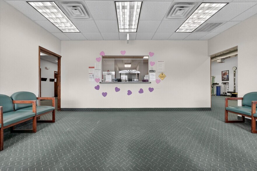 More Photos Of 24-26 Liberty Square Mall, Stony Point Office For Sale