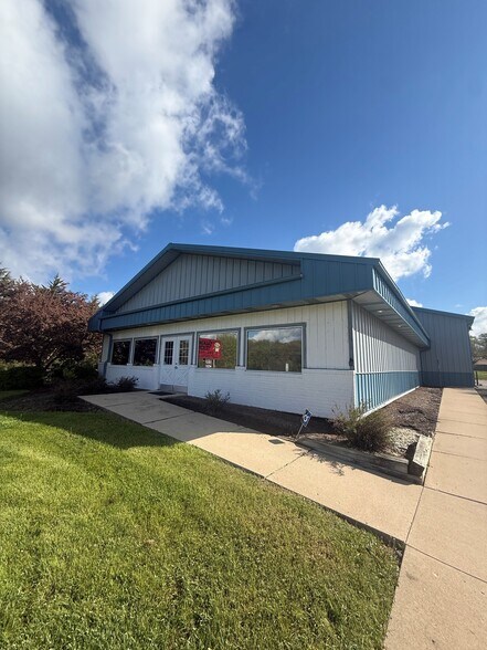 Primary Photo Of 960 W Rollins Rd, Round Lake Beach Freestanding For Sale