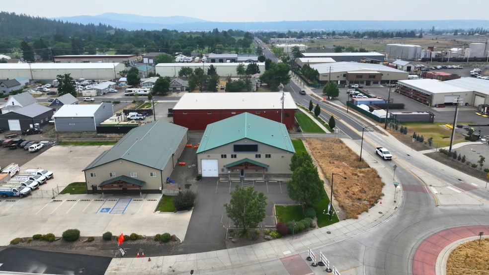 More Photos Of 3606 E Wellesley Ave, Spokane Service For Lease