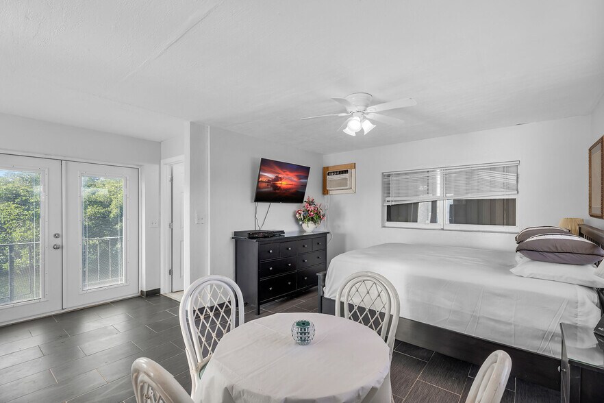 More Photos Of 58000 Card Sound Rd, Key Largo Restaurant For Sale