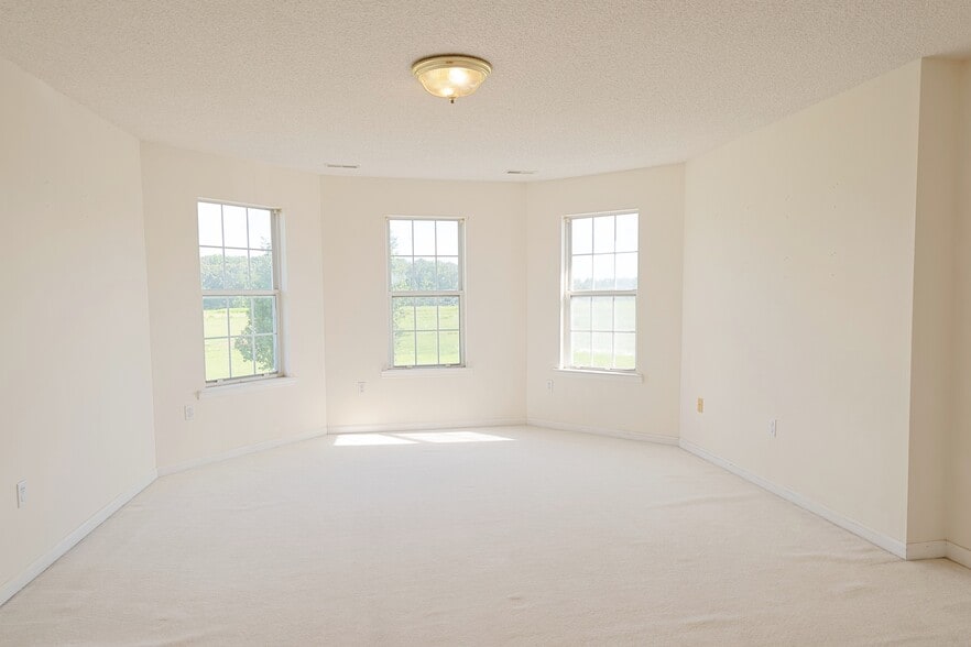 More Photos Of 10674 Wall Triana Hwy, Toney Hospitality For Sale