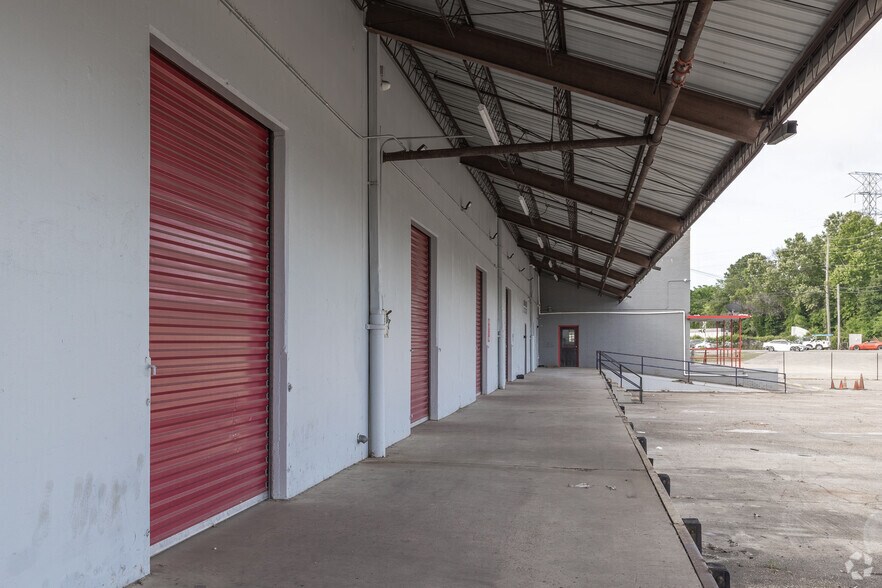 More Photos Of 3404 Moffett Rd, Mobile Distribution For Lease