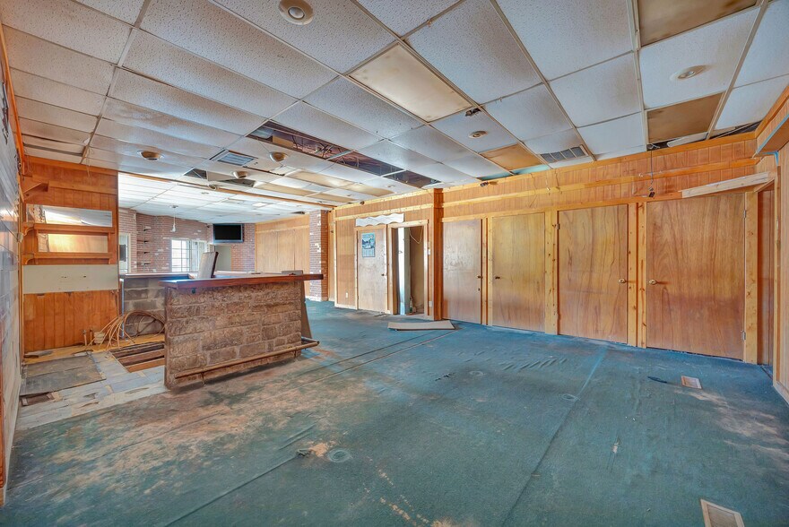 More Photos Of 100 S Brookville Pike, West College Corner Freestanding For Sale