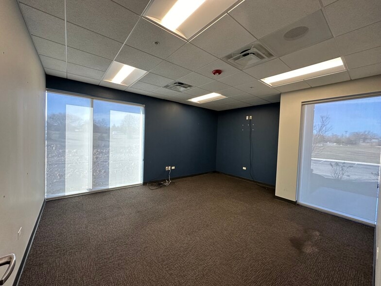 More Photos Of 2801 Alft Ln, Elgin Manufacturing For Lease