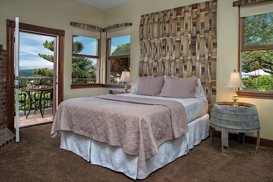 More Photos Of 10660 SW Youngberg Hill Rd, Mcminnville Hotel For Sale