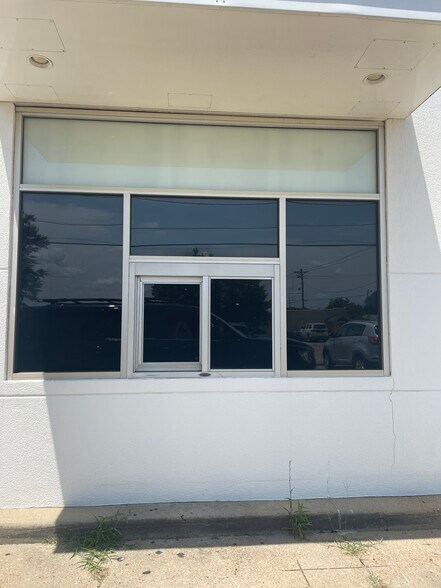More Photos Of 1401 E Main St, Magnolia Freestanding For Lease
