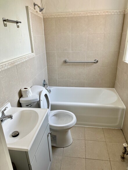 More Photos Of 5001 S Grand Blvd, Saint Louis Apartments For Sale
