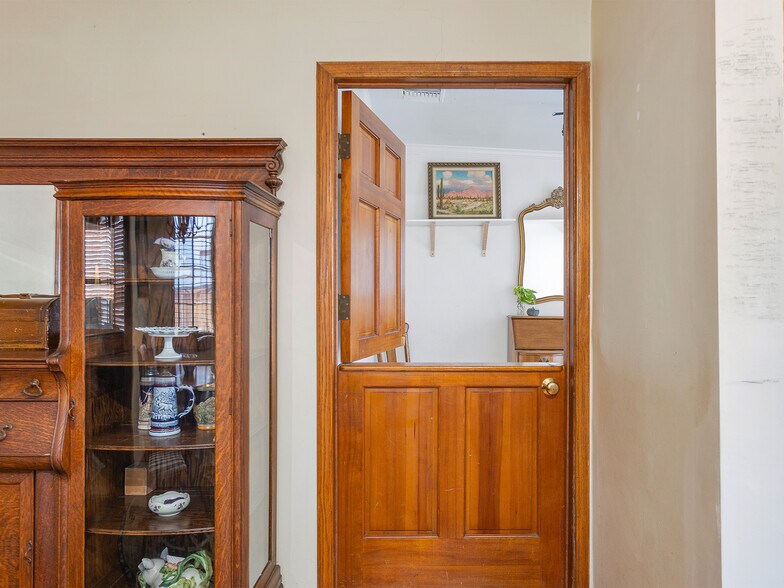 More Photos Of 331 Allen Ave, Glendale Multifamily For Sale