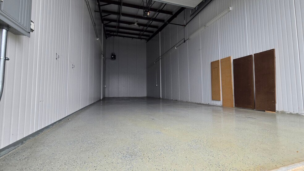 More Photos Of 3656 Stagecoach Rd, Longmont Warehouse For Sale
