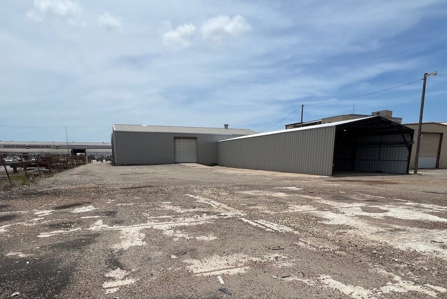 More Photos Of 222 Hereford Rd, Corpus Christi Warehouse For Lease