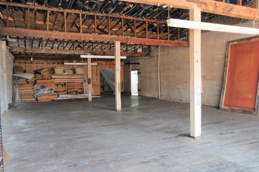 More Photos Of 1850 Church St, Appomattox Bar For Sale