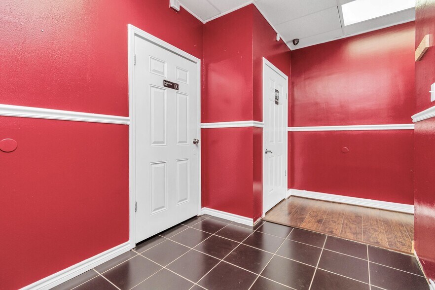 More Photos Of 4622 Dacoma Street, Houston General Retail For Sale