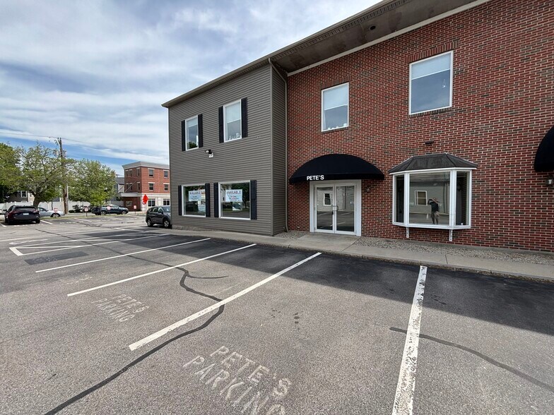 More Photos Of 11-15 Fourth St, Dover Flex For Lease