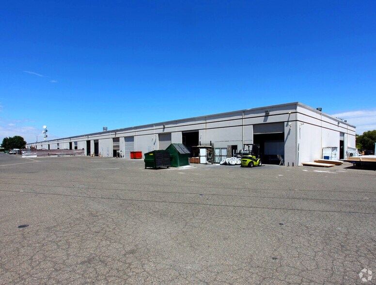 More Photos Of 8530 Fruitridge Rd, Sacramento Warehouse For Lease