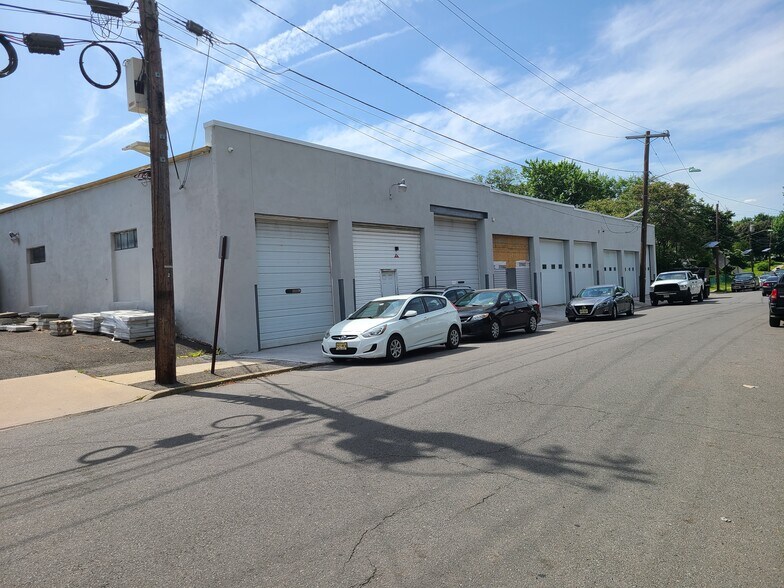 More Photos Of 459 Somerset St, Somerset Warehouse For Sale
