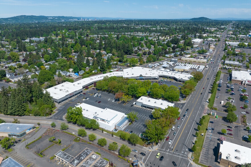 More Photos Of 11211 SE 82nd Ave, Portland Unknown For Lease