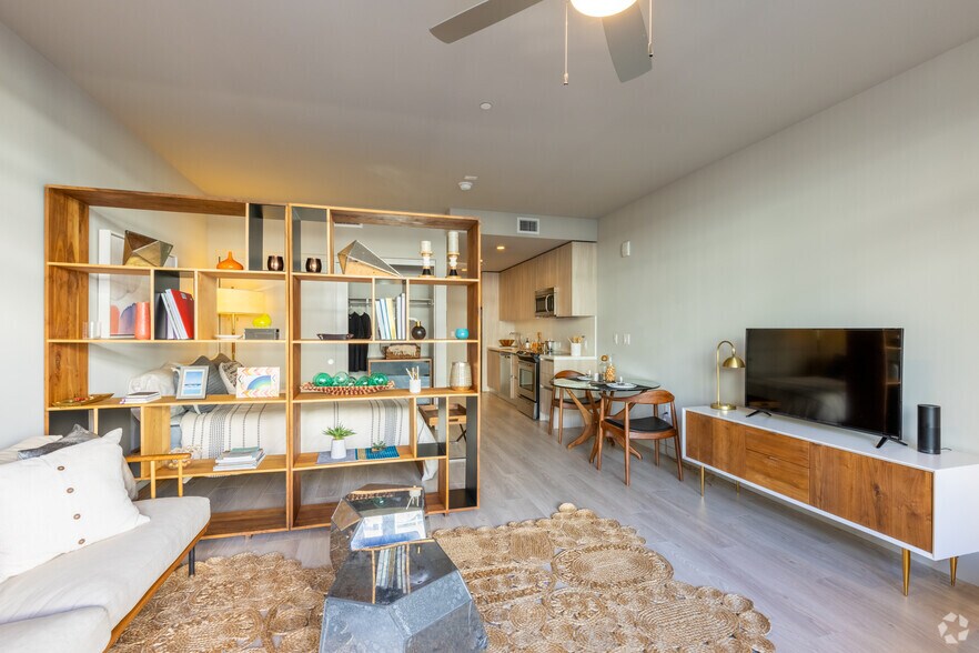 More Photos Of 750 S Grand Ave, Los Angeles Apartments For Lease
