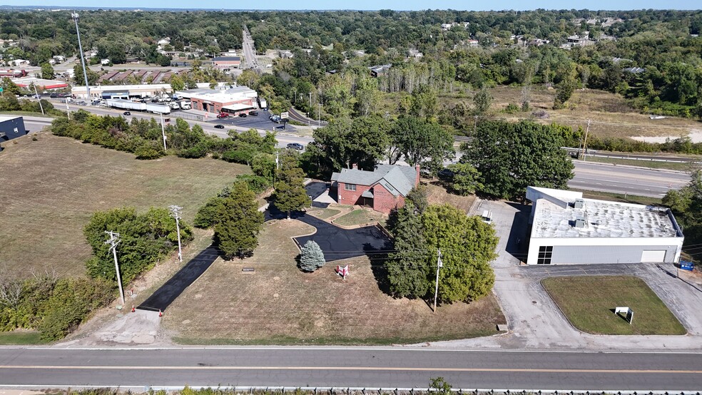 More Photos Of 11144 Dorsett Rd, Maryland Heights Office For Sale