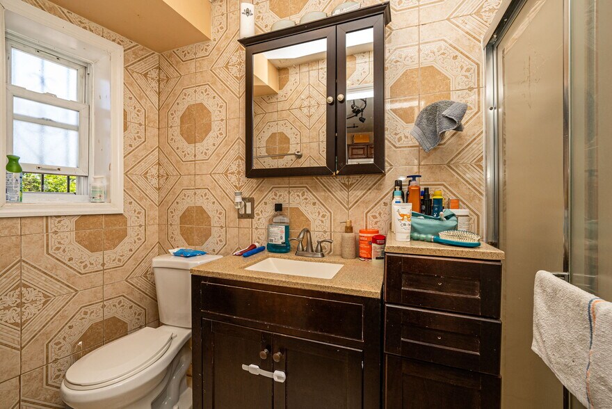 More Photos Of 587 W Merrick Rd, Valley Stream General Retail For Sale