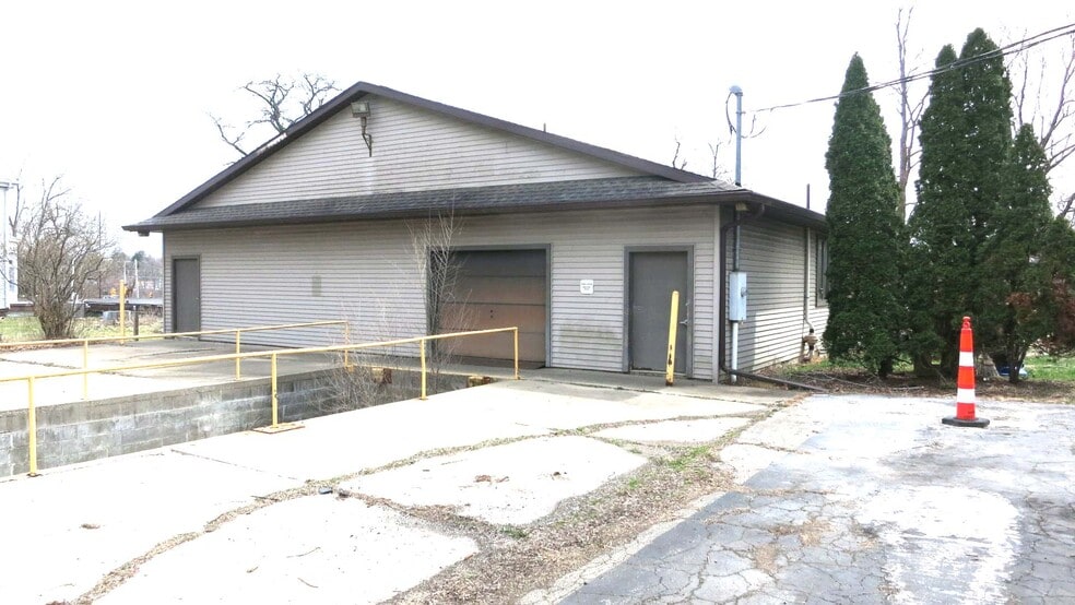 More Photos Of 216 W Chicago St, Jonesville Office For Sale