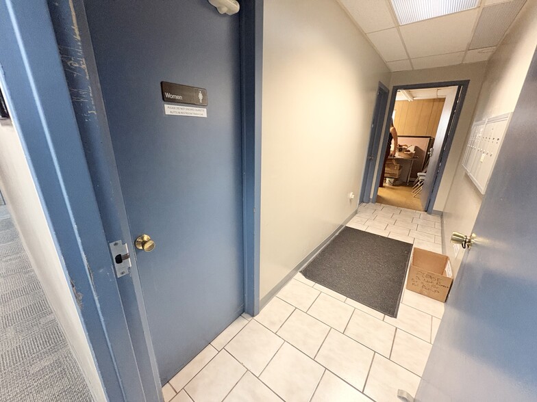 More Photos Of 4367 Rocky River Dr, Cleveland Medical For Sale