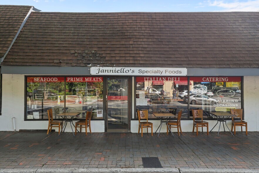 More Photos Of 1159-1177 Pleasantville Rd, Briarcliff Manor Village Restaurant For Sale