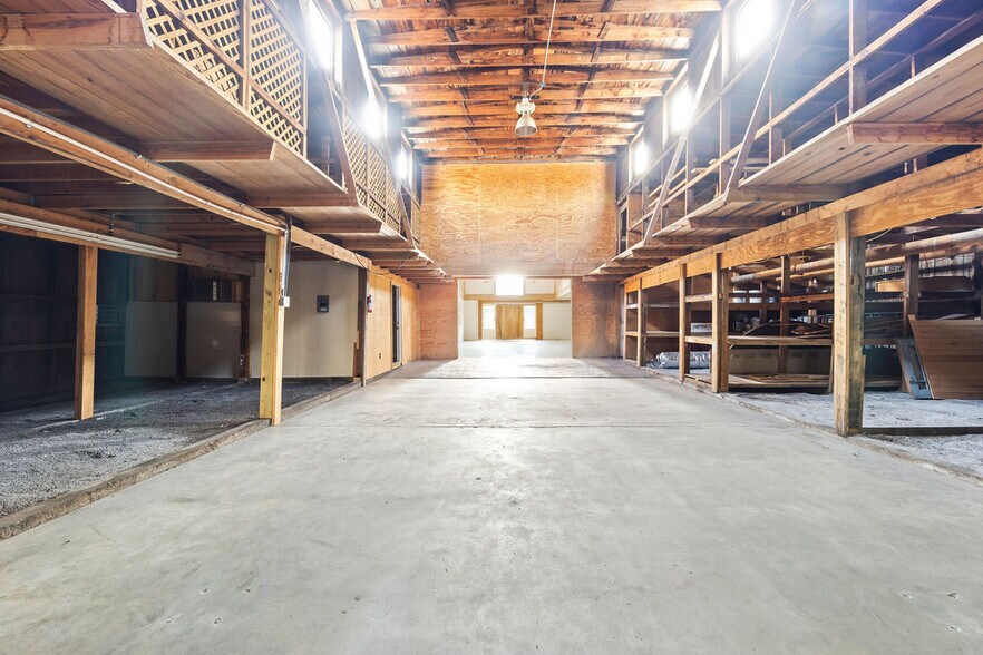 More Photos Of 121 S Nelson Ave, Gentry Light Manufacturing For Lease