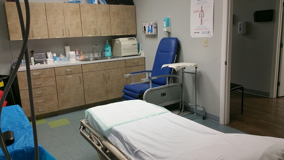 More Photos Of 1000 Executive Dr, Oviedo Medical For Lease