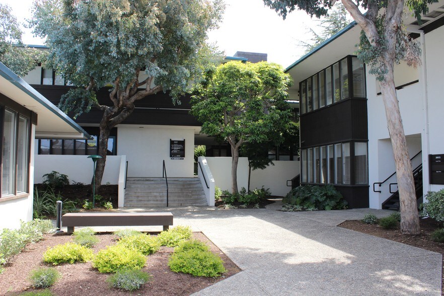 More Photos Of 26607-26625 Carmel Center Pl, Carmel Medical For Lease