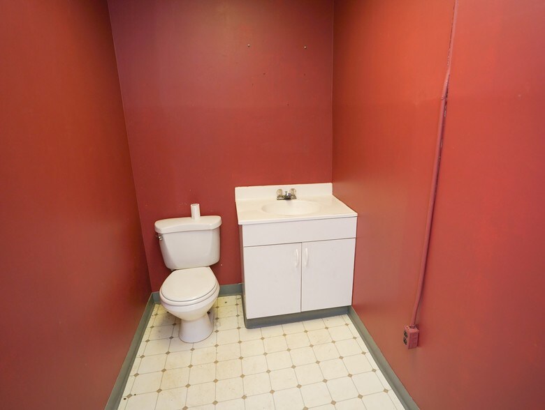 More Photos Of 917 E 16th St, Chattanooga Office For Lease