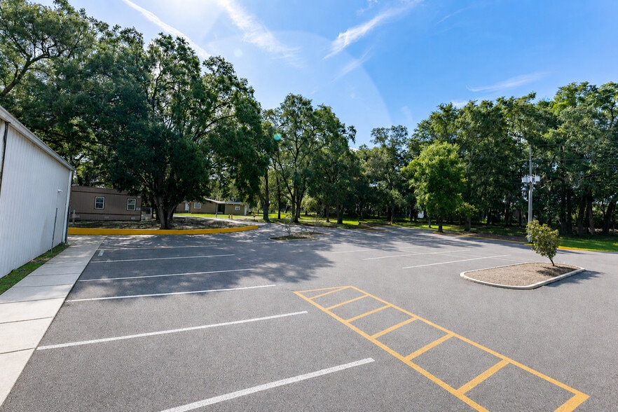 More Photos Of 6837 Lakeville Rd, Orlando Religious Facility For Sale