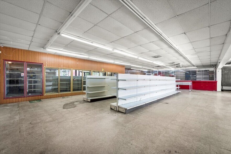 More Photos Of 20 E 9th St, Jacksonville Freestanding For Lease