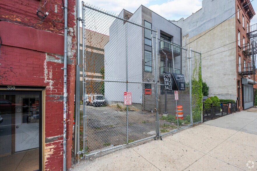 More Photos Of 348 Van Brunt St, Brooklyn Land For Sale