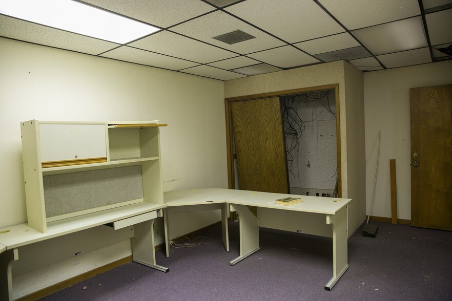 More Photos Of 165 E Southern Ave, Mesa Loft Creative Space For Lease