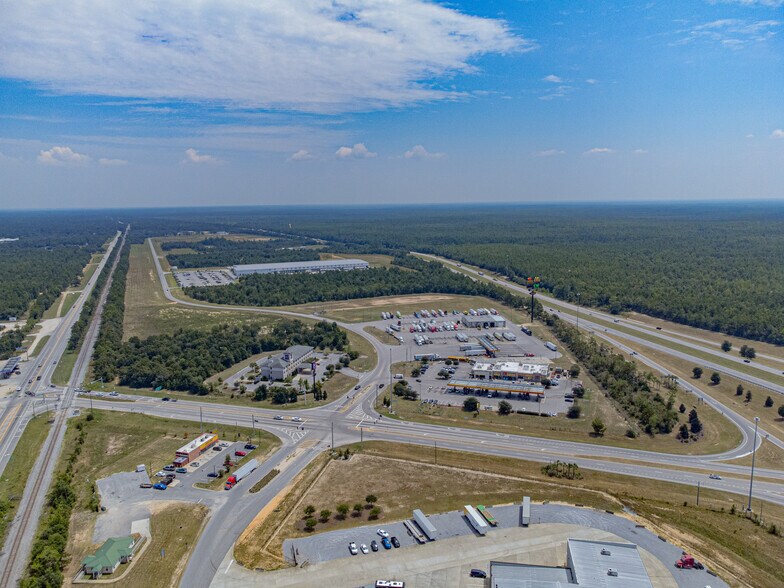 More Photos Of 300 Mossy Head Plaza Dr, Defuniak Springs Distribution For Sale