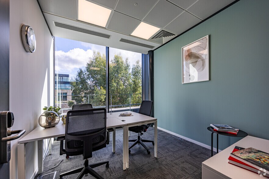 More Photos Of 92-98 Fountainbridge, Edinburgh Coworking Space