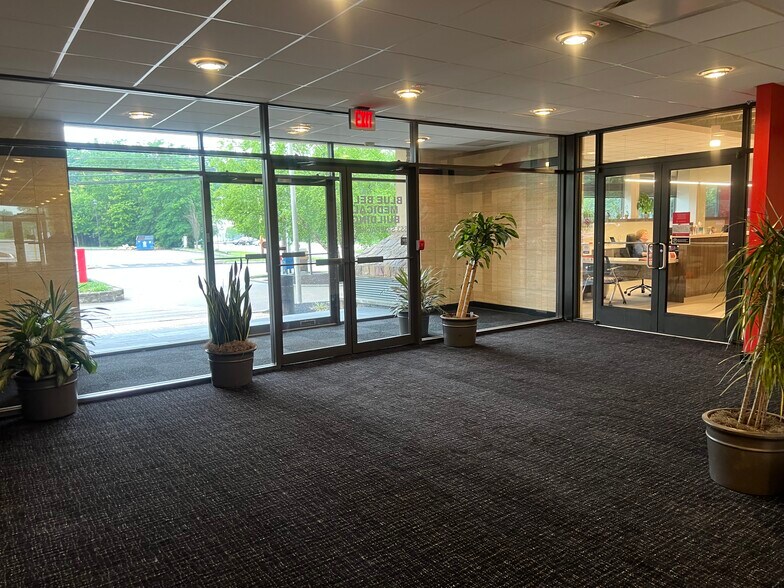 More Photos Of 653 Skippack Pike, Blue Bell Medical For Lease